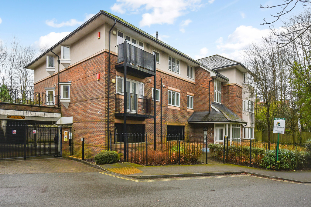 2 bed Apartment for rent in Harestock. From Martin & Co - Winchester