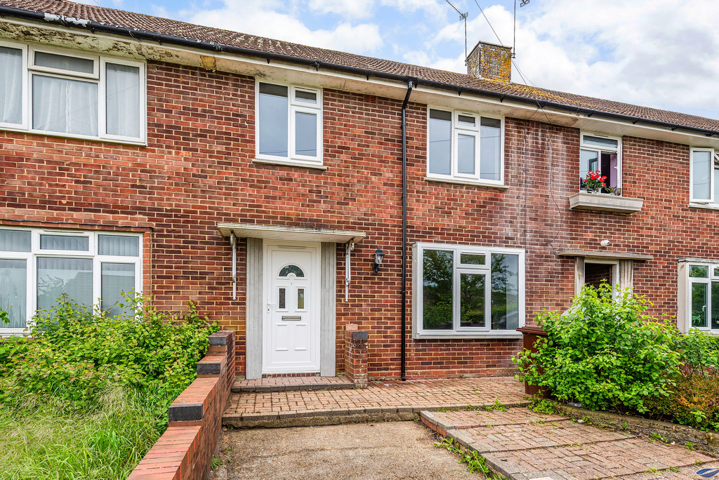 3 bed Mid Terraced House for rent in Hampshire. From Martin & Co - Winchester