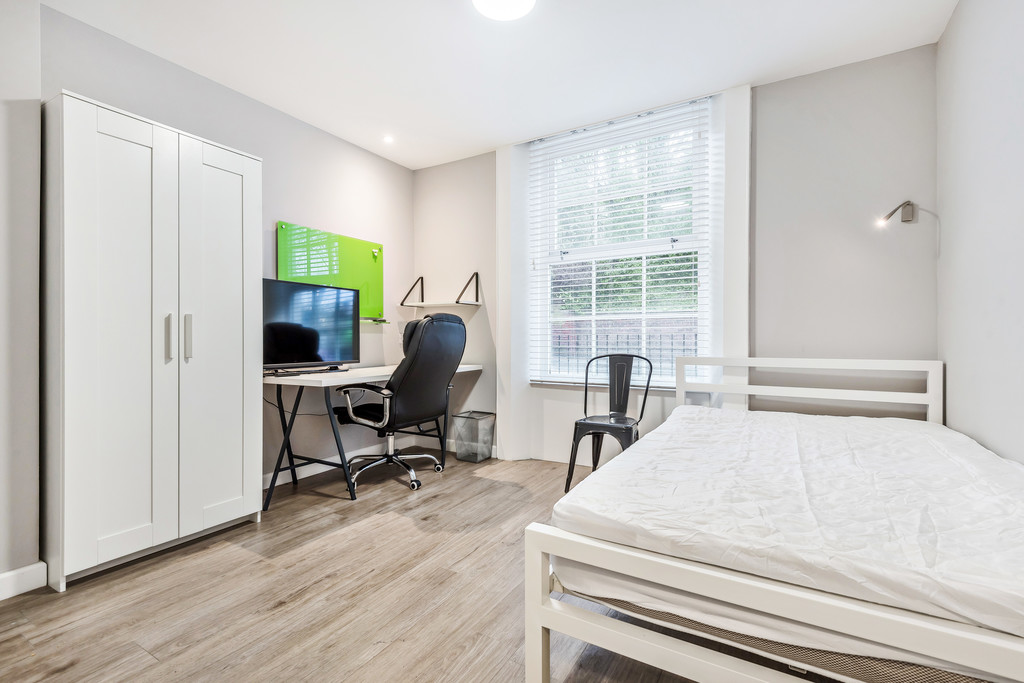 1 bed Flat Share for rent in Hampshire. From Martin & Co - Winchester