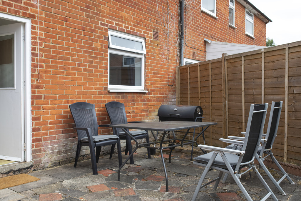 4 bed House Share for rent in Harestock. From Martin & Co - Winchester