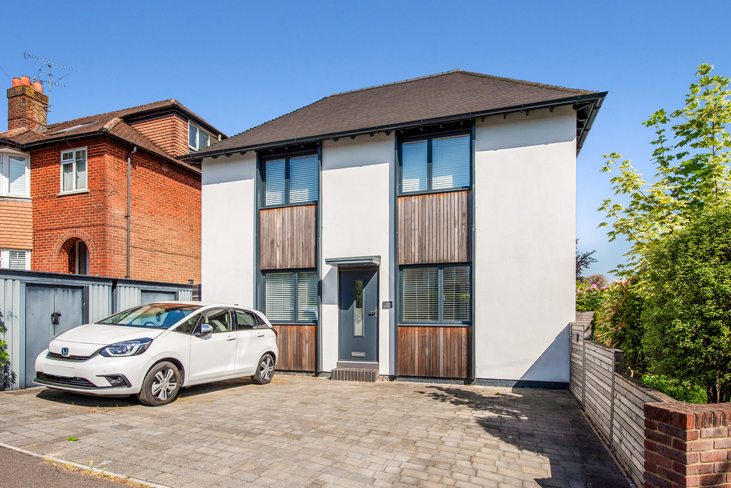 2 bed Apartment for rent in Harestock. From Martin & Co - Winchester