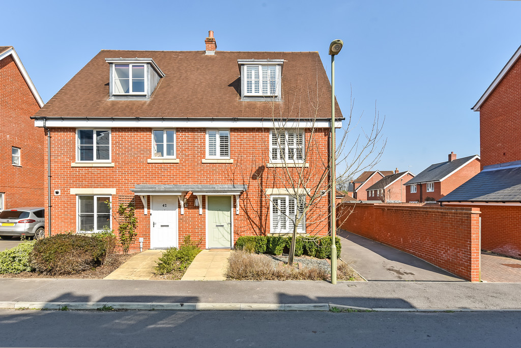 4 bed Semi Detached for rent in Abbotswood. From Martin & Co - Winchester