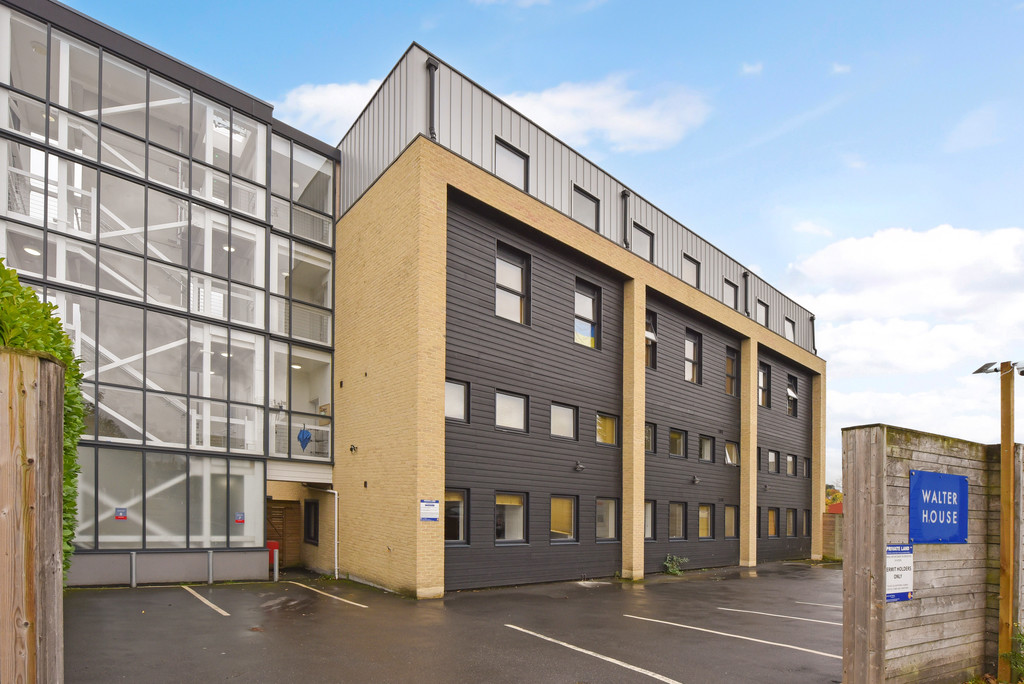 1 bed Flat Share for rent in Hampshire. From Martin & Co - Winchester