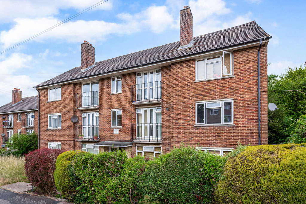 2 bed Apartment for rent in Hampshire. From Martin & Co - Winchester