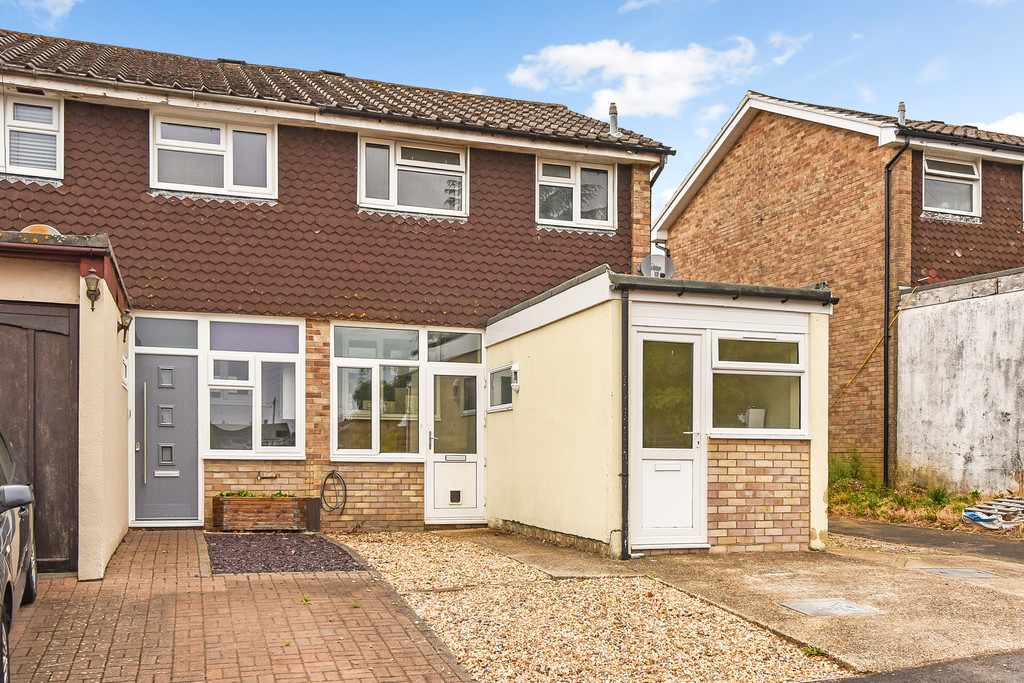 3 bed End of Terrace for rent in Hampshire. From Martin & Co - Winchester
