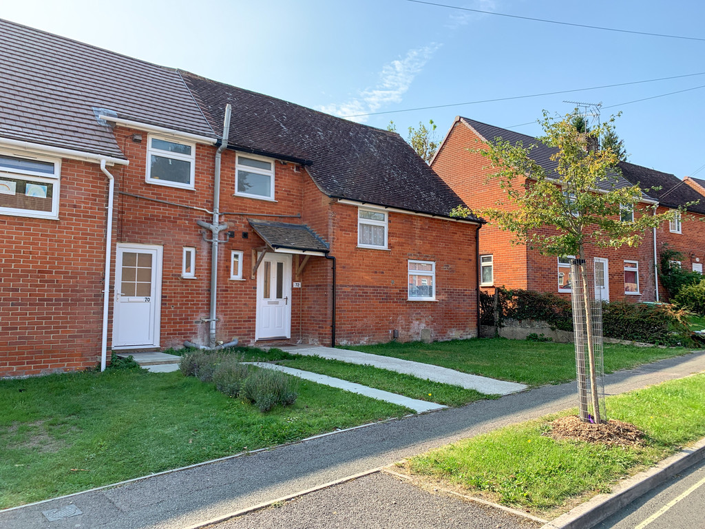 4 bed Mid Terraced House for rent in Harestock. From Martin & Co - Winchester 4 bed Mid Terraced House for rent in Harestock. From Martin & Co - Winchester