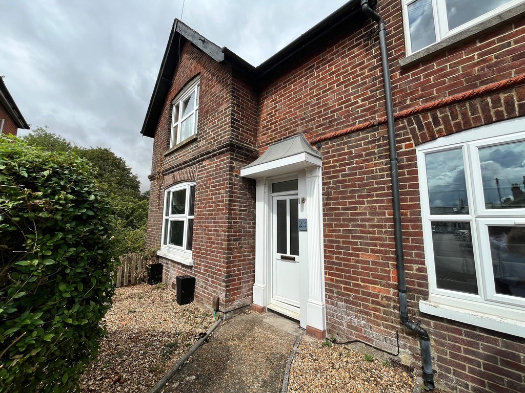 2 bed Apartment for rent in Hampshire. From Martin & Co - Winchester 2 bed Apartment for rent in Hampshire. From Martin & Co - Winchester
