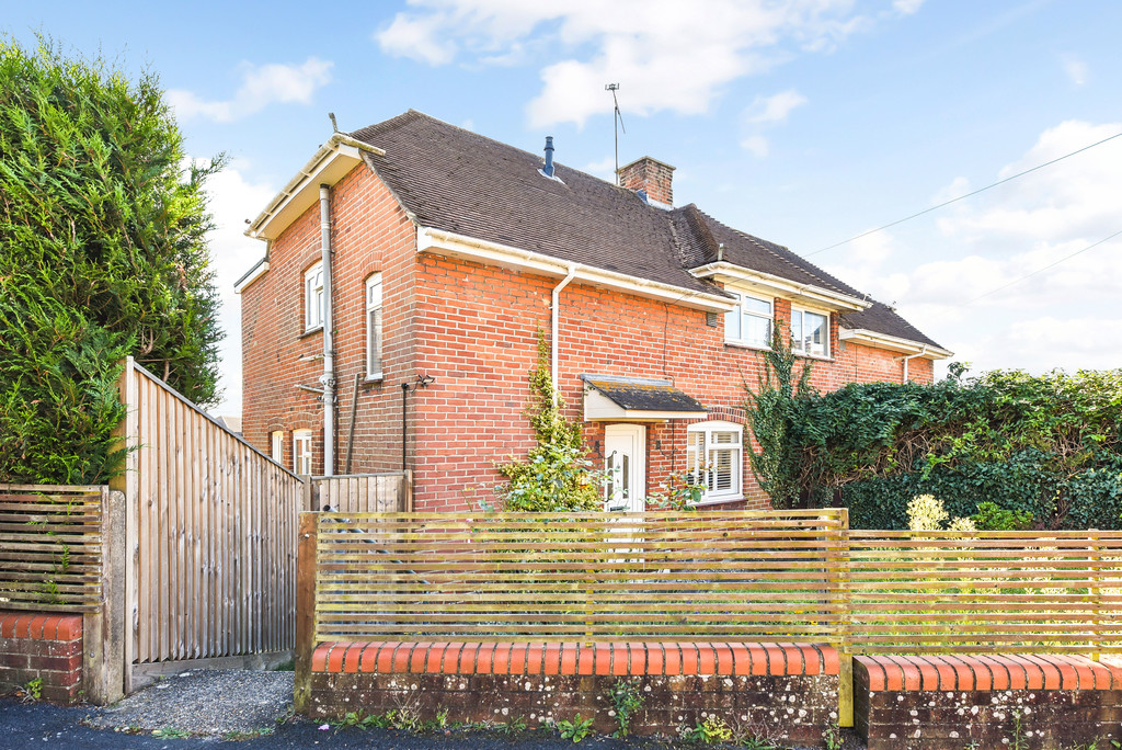 5 bed House Share for rent in Hampshire. From Martin & Co - Winchester