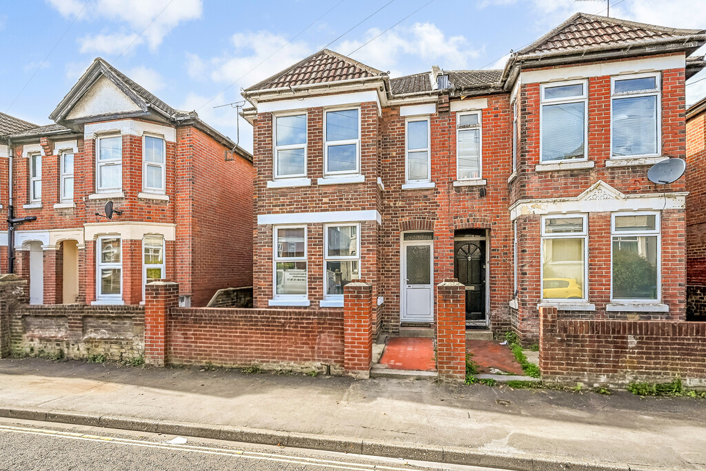 5 bed House Share for rent in Southampton. From Martin & Co - Winchester