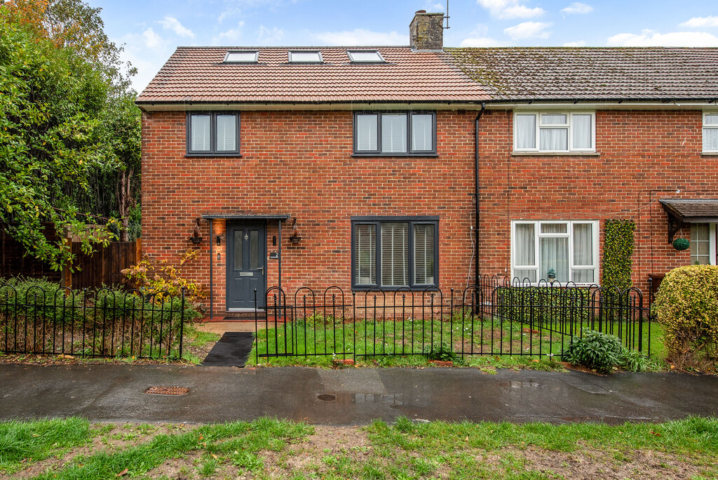 4 bed End of Terrace for rent in Harestock. From Martin & Co - Winchester 4 bed End of Terrace for rent in Harestock. From Martin & Co - Winchester
