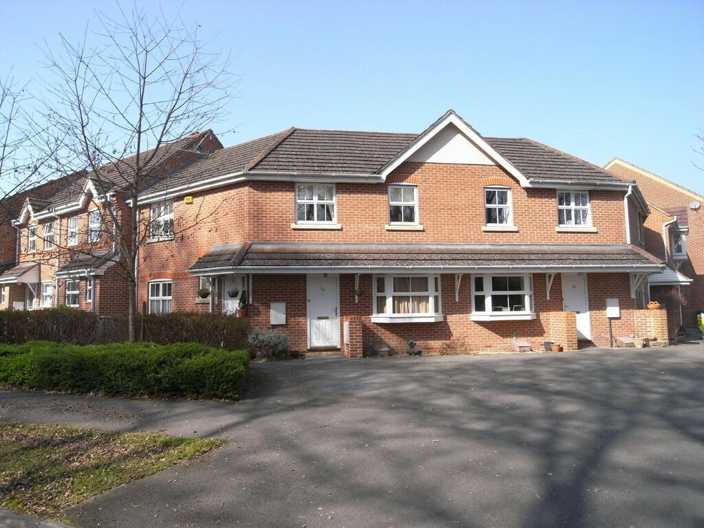 2 bed Apartment for rent in North Baddesley. From Martin & Co - Southampton City