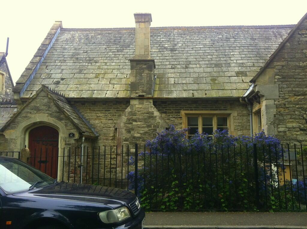 2 bed Detached House for rent in Southampton. From Martin & Co - Southampton City