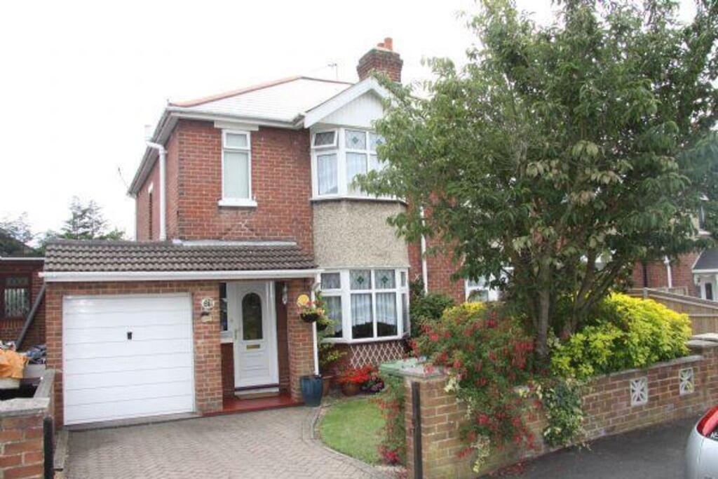 3 bed Semi Detached for rent in Southampton. From Martin & Co - Southampton 3 bed Semi Detached for rent in Southampton. From Martin & Co - Southampton