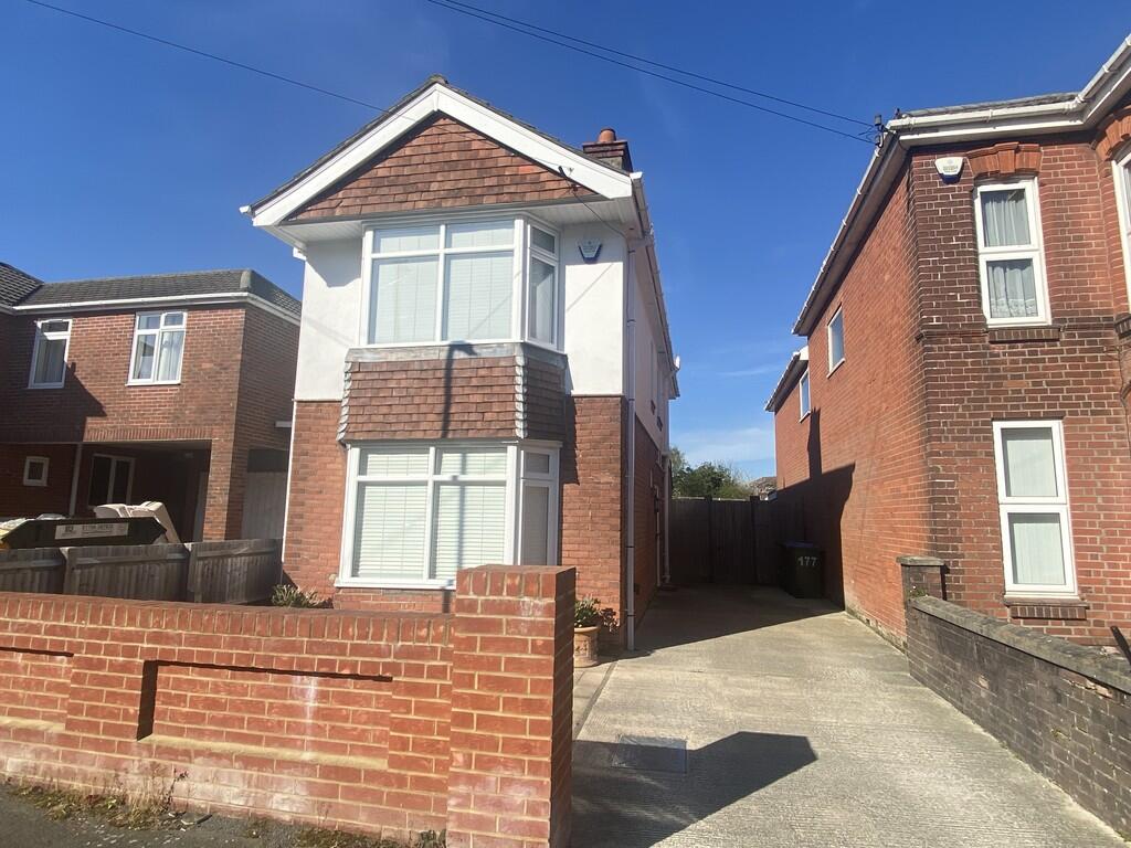2 bed Detached for rent in Southampton. From Martin & Co - Southampton