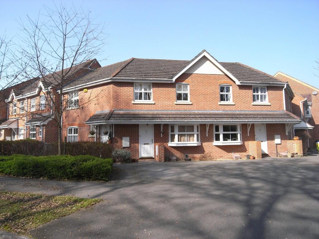 2 bed Apartment for rent in North Baddesley. From Martin & Co - Southampton