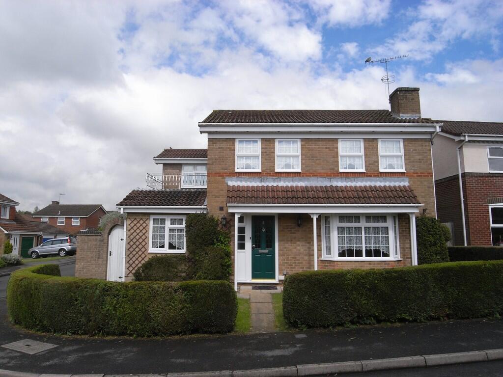4 bed Detached for rent in Horton Heath. From Martin & Co - Southampton 4 bed Detached for rent in Horton Heath. From Martin & Co - Southampton
