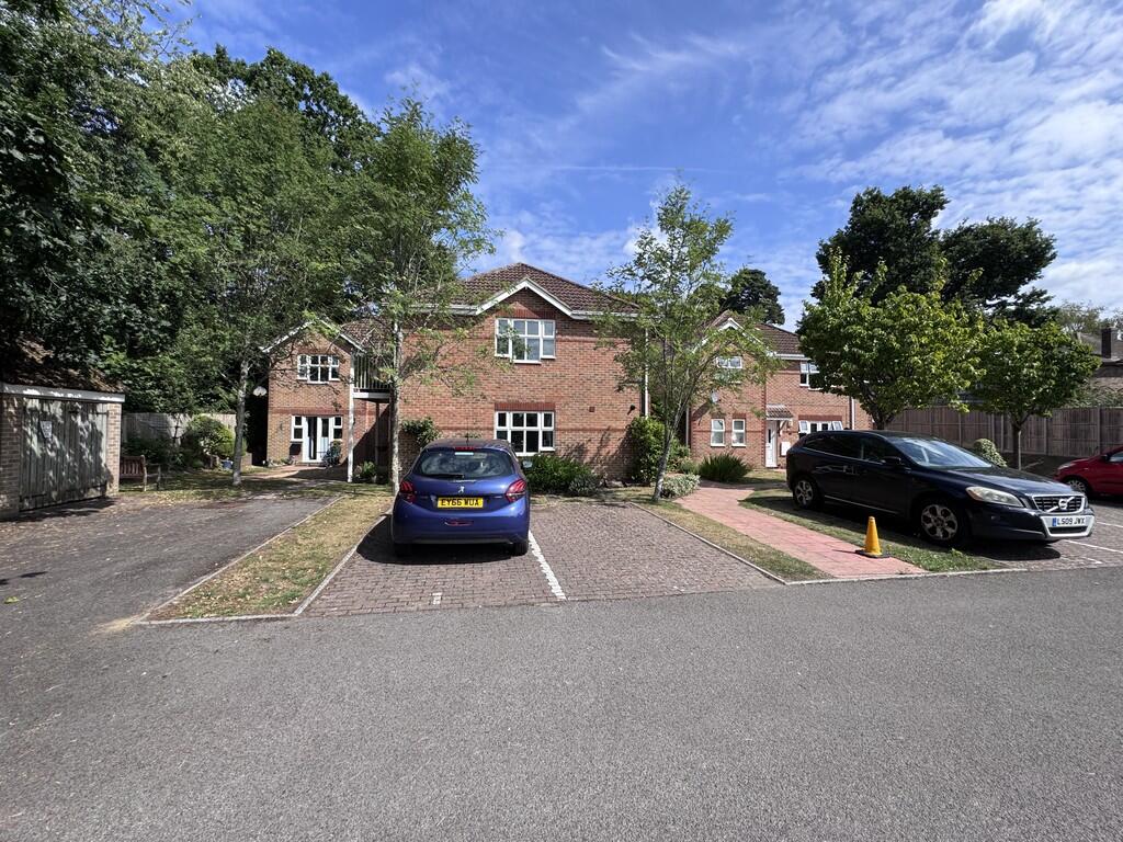 2 bed 1st Floor Flat for rent in Broadgate. From Martin & Co - Southampton 2 bed 1st Floor Flat for rent in Broadgate. From Martin & Co - Southampton