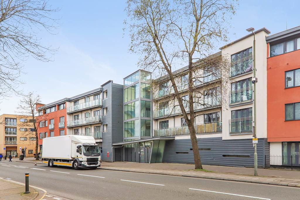 2 bed Apartment for rent in London . From Martin & Co - Beckenham 2 bed Apartment for rent in London . From Martin & Co - Beckenham