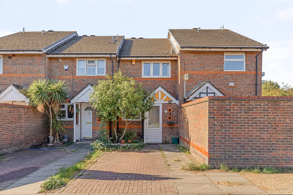 2 bed Mid Terraced House for rent in London . From Martin & Co - Beckenham 2 bed Mid Terraced House for rent in London . From Martin & Co - Beckenham