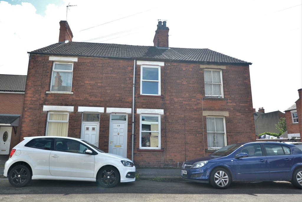 2 bed Mid Terraced House for rent in Lincs. From Martin & Co - Grantham