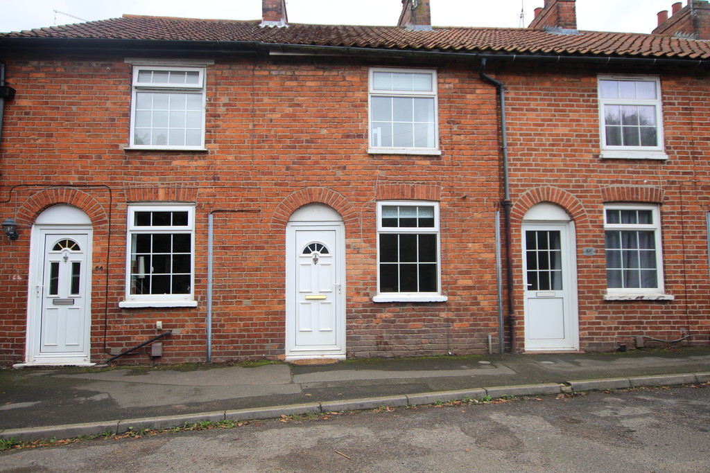 2 bed Mid Terraced House for rent in Lincs. From Martin & Co - Grantham