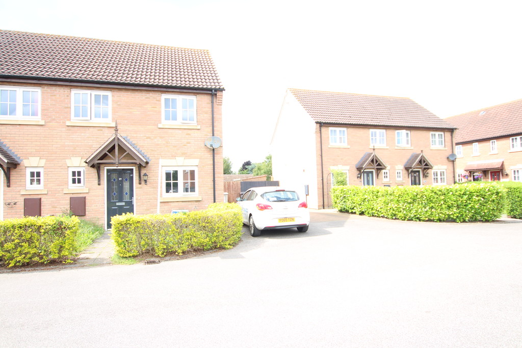 3 bed Semi Detached for rent in Lincolnshire . From Martin & Co - Grantham