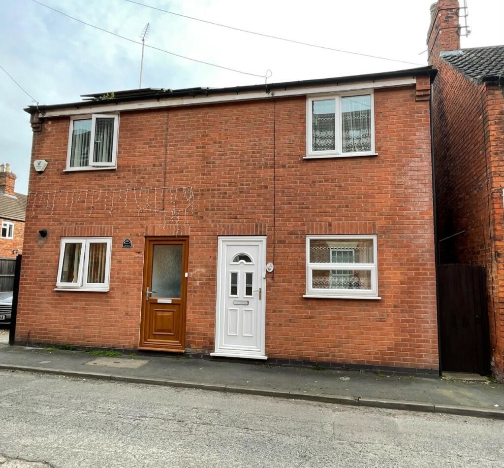 2 bed Mid Terraced House for rent in Lincs. From Martin & Co - Grantham