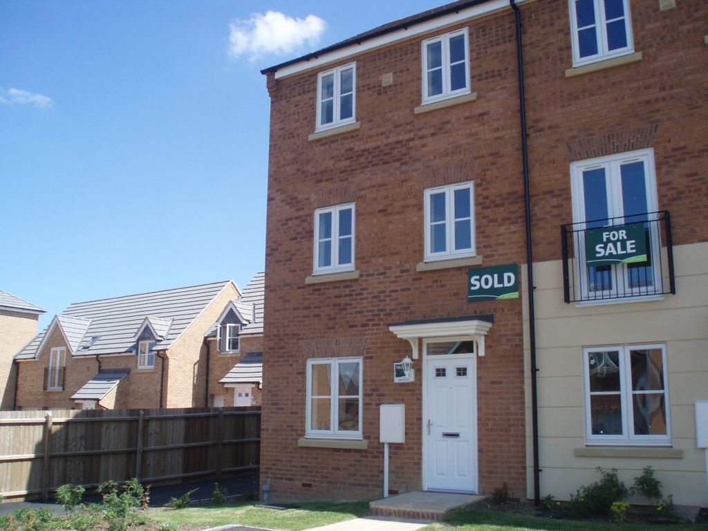 4 bed Town House for rent in Grantham. From Martin & Co - Grantham