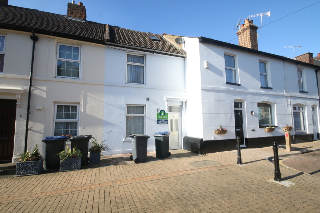 4 bed Mid Terraced House for rent in Kent. From Martin & Co - Canterbury