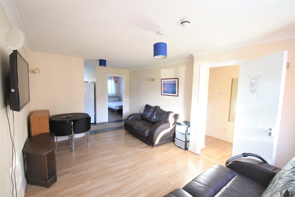1 bed Room for rent in Kent. From Martin & Co - Canterbury