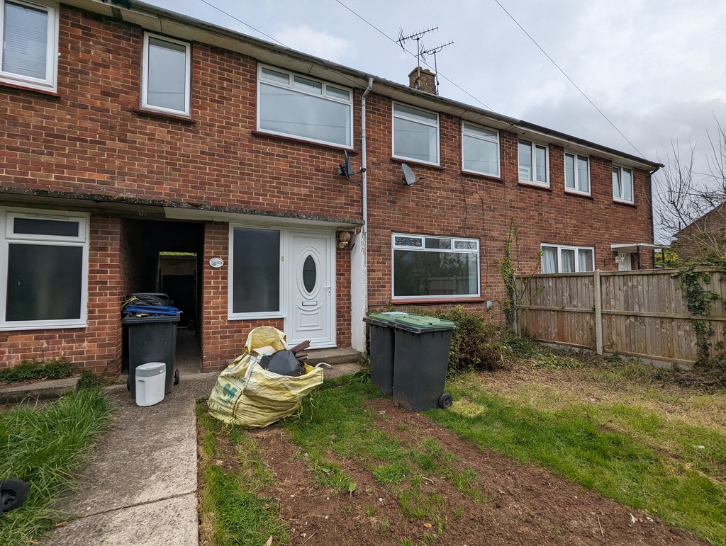 3 bed Mid Terraced House for rent in Canterbury. From Martin & Co - Canterbury