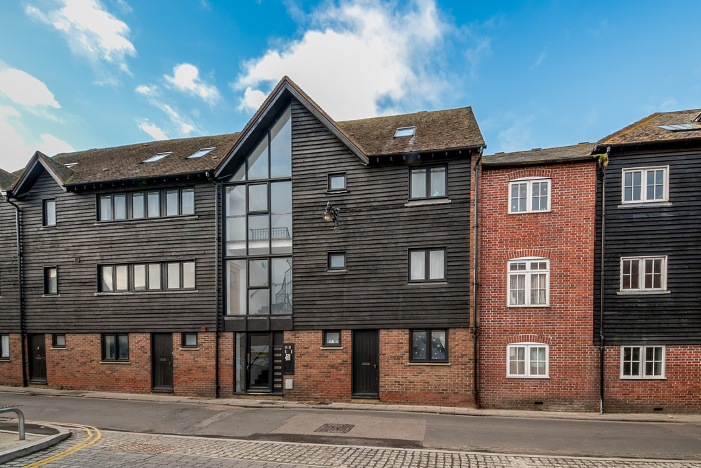 1 bed Apartment for rent in Kent. From Martin & Co - Canterbury