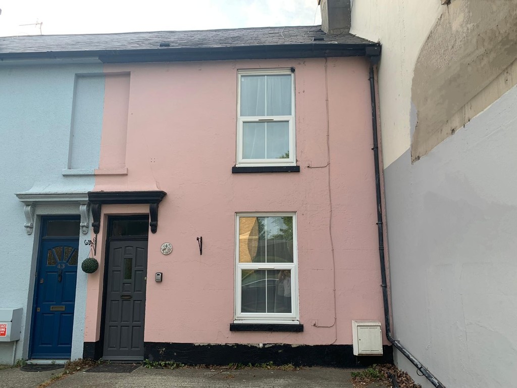 3 bed Mid Terraced House for rent in Canterbury. From Martin & Co - Canterbury