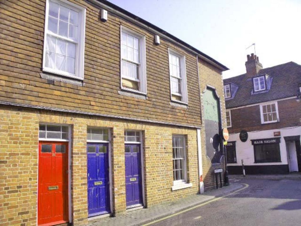 2 bed 1st Floor Flat for rent in Kent. From Martin & Co - Canterbury