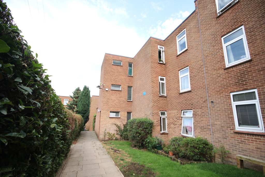 2 bed 1st Floor Flat for rent in Kent. From Martin & Co - Canterbury 2 bed 1st Floor Flat for rent in Kent. From Martin & Co - Canterbury