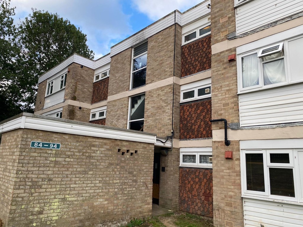 3 bed Apartment for rent in Kent. From Martin & Co - Canterbury