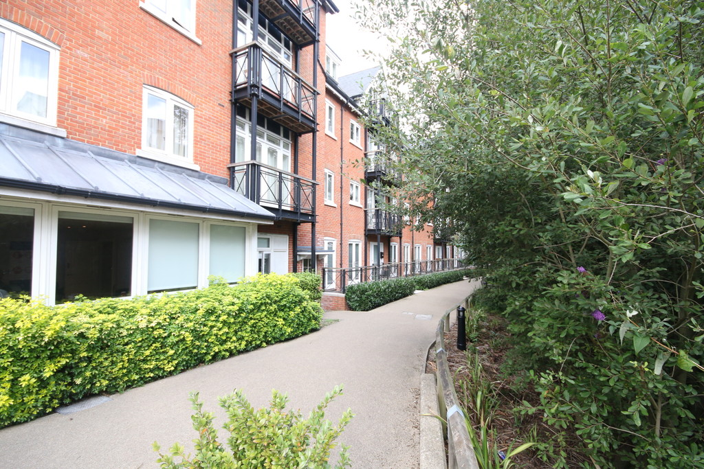 2 bed Apartment for rent in Kent. From Martin & Co - Canterbury 2 bed Apartment for rent in Kent. From Martin & Co - Canterbury