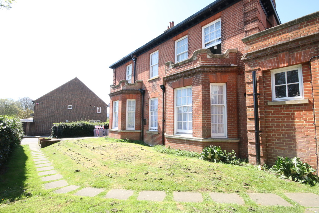 1 bed 1st Floor Flat for rent in Kent. From Martin & Co - Canterbury 1 bed 1st Floor Flat for rent in Kent. From Martin & Co - Canterbury