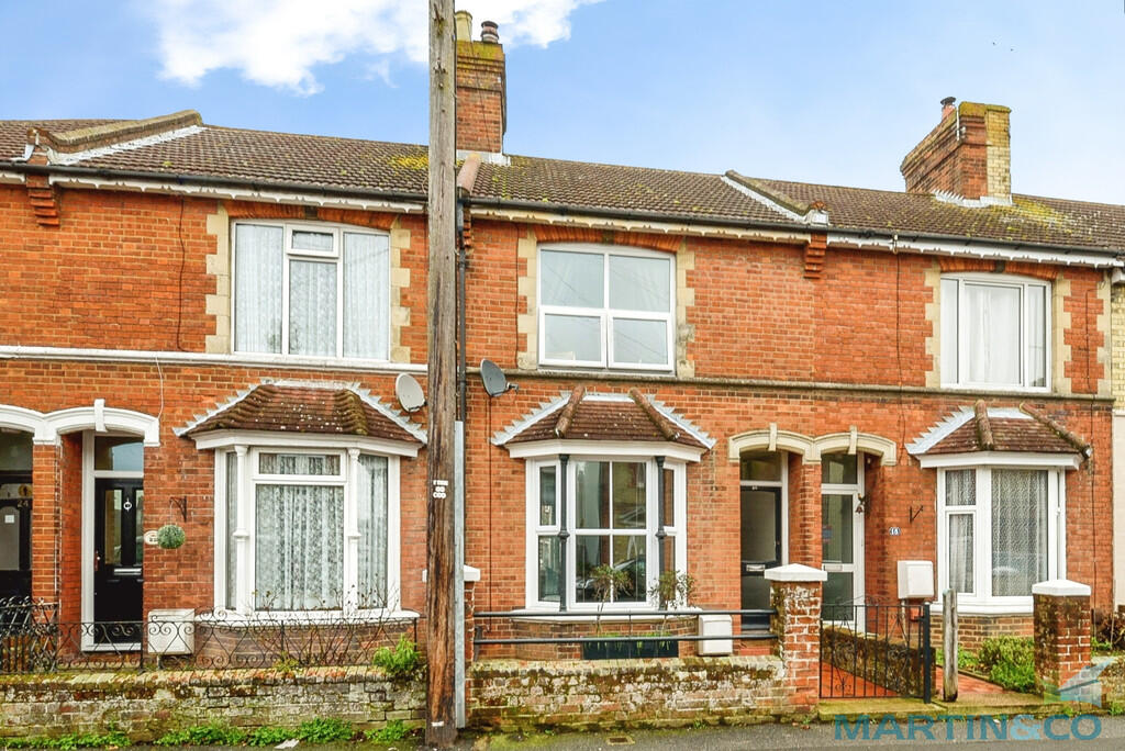 3 bed Mid Terraced House for rent in Ashford. From Martin & Co - Ashford