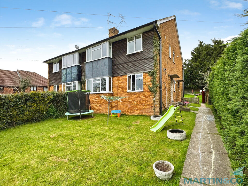 2 bed Apartment for rent in Tenterden. From Martin & Co - Ashford