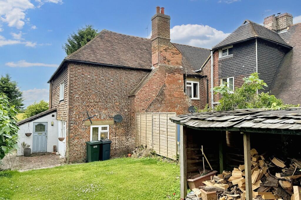 3 bed Cottage for rent in Westwell. From Martin & Co - Ashford 3 bed Cottage for rent in Westwell. From Martin & Co - Ashford
