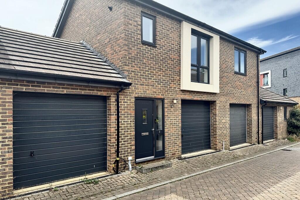 1 bed Apartment for rent in Ashford. From Martin & Co - Ashford