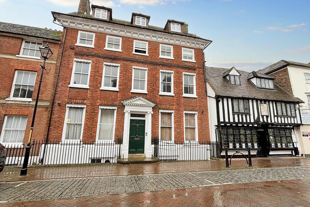 3 bed Apartment for rent in Ashford. From Martin & Co - Ashford 3 bed Apartment for rent in Ashford. From Martin & Co - Ashford