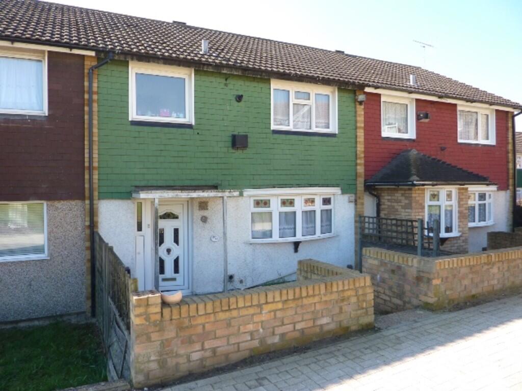 3 bed Mid Terraced House for rent in Ashford. From Martin & Co - Ashford
