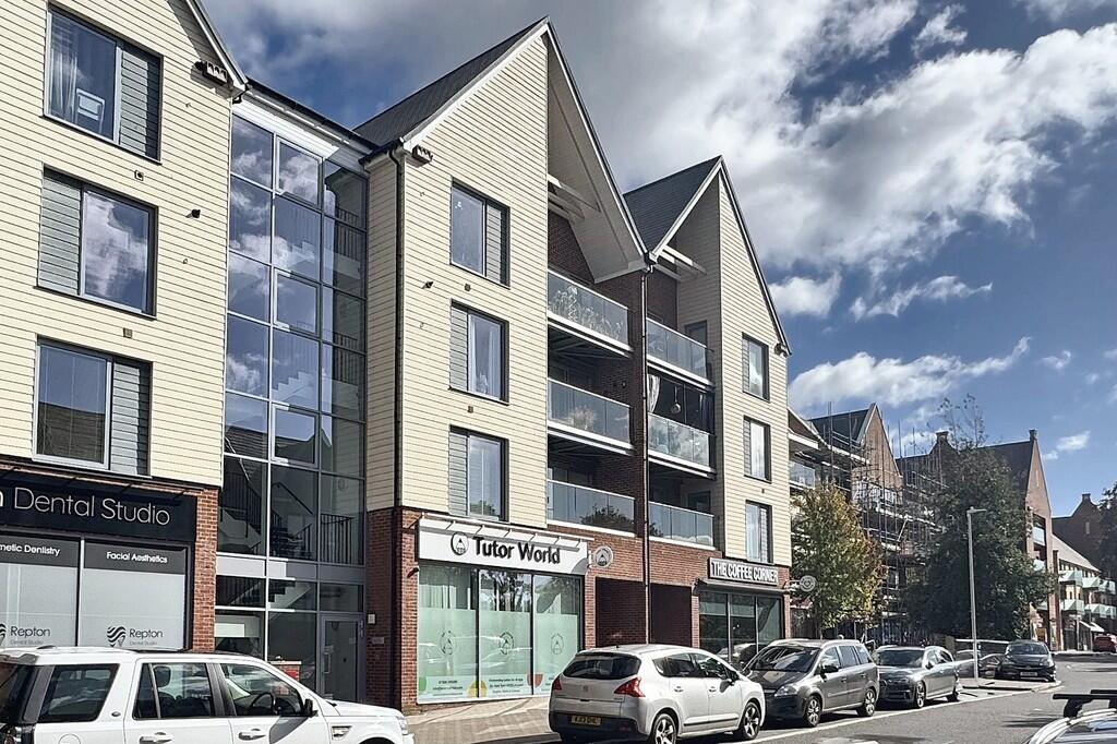 2 bed Apartment for rent in Ashford. From Martin & Co - Ashford