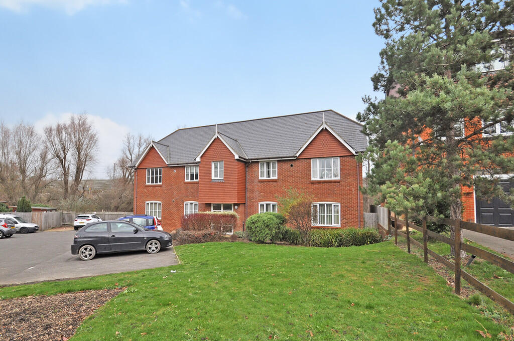 1 bed Apartment for rent in Ashford. From Martin & Co - Ashford 1 bed Apartment for rent in Ashford. From Martin & Co - Ashford