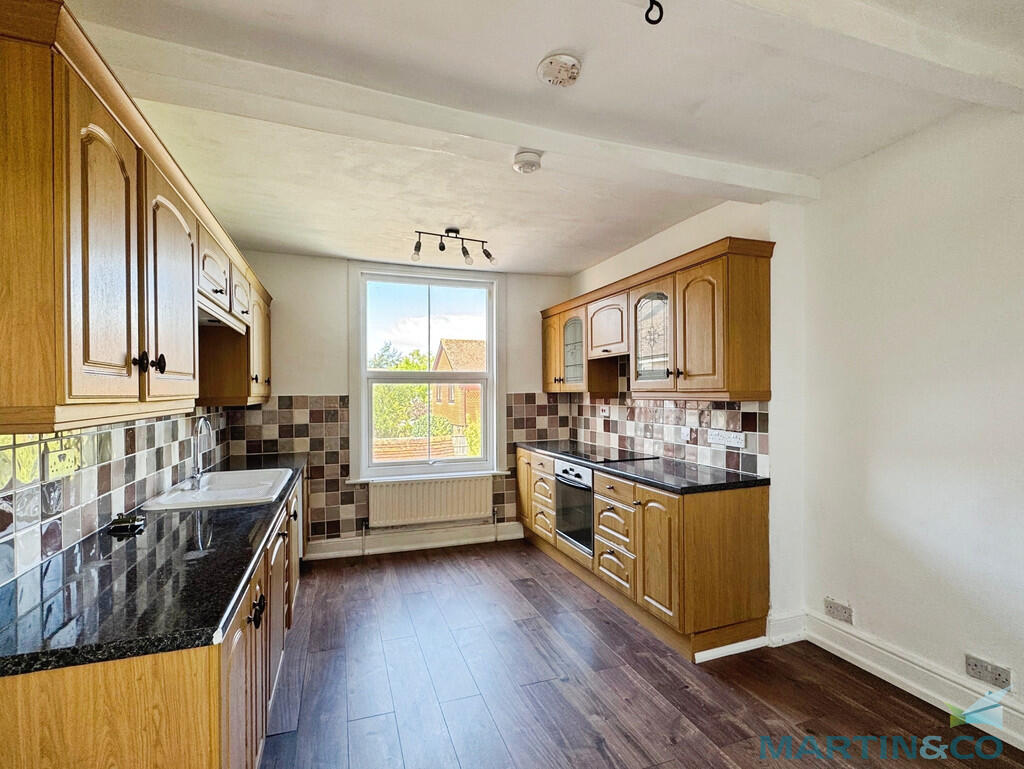 2 bed Apartment for rent in Ashford. From Martin & Co - Ashford