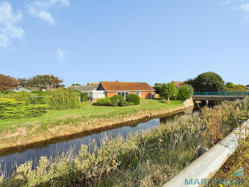 3 bed Detached bungalow for rent in High Knocke. From Martin & Co - Ashford 3 bed Detached bungalow for rent in High Knocke. From Martin & Co - Ashford