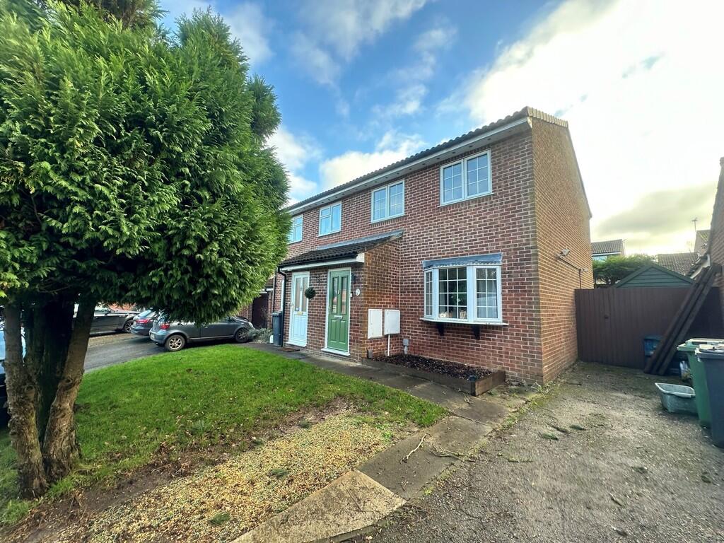 3 bed Semi Detached for rent in Cliddesden. From Martin & Co - Basingstoke 3 bed Semi Detached for rent in Cliddesden. From Martin & Co - Basingstoke