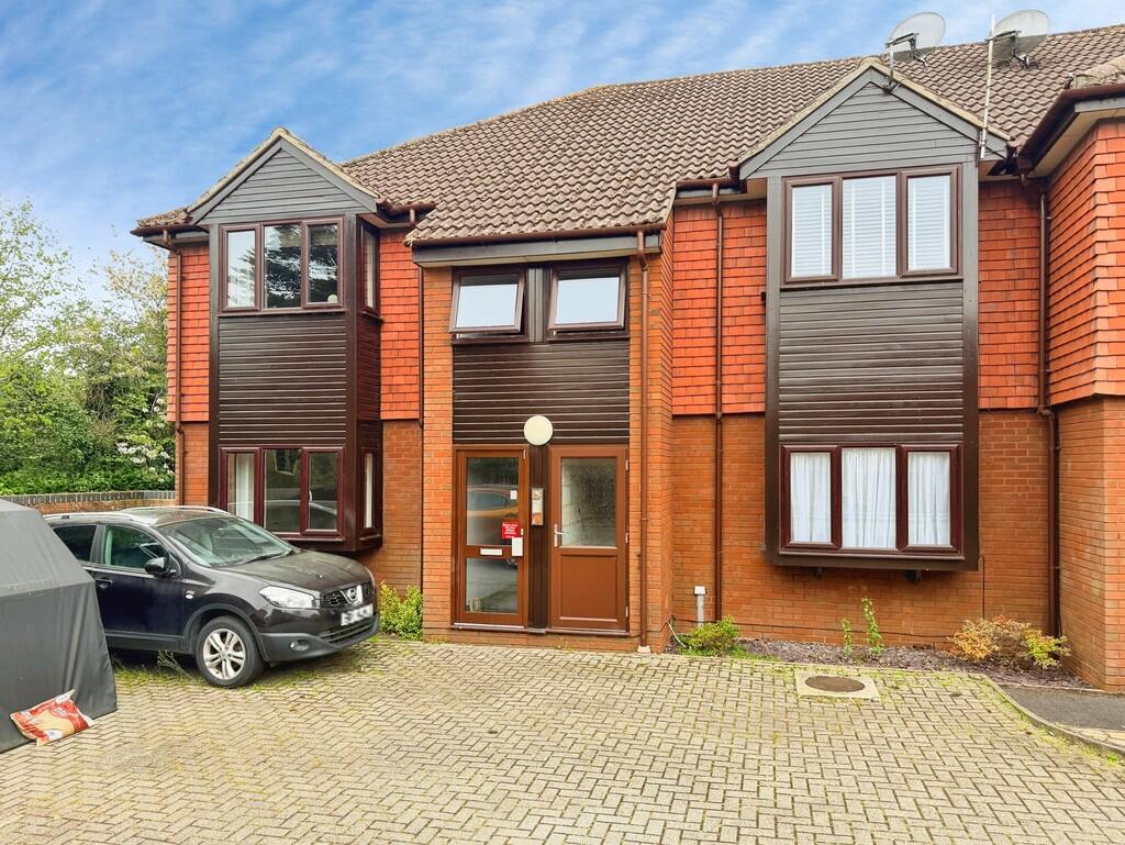 1 bed Apartment for rent in Sherfield on Loddon. From Martin & Co - Basingstoke
